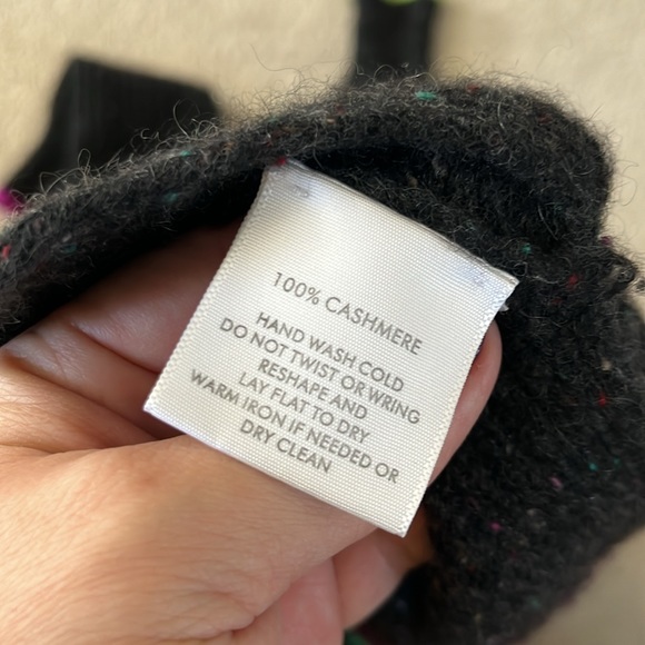 100% Cashmere Tunic - Picture 7 of 7